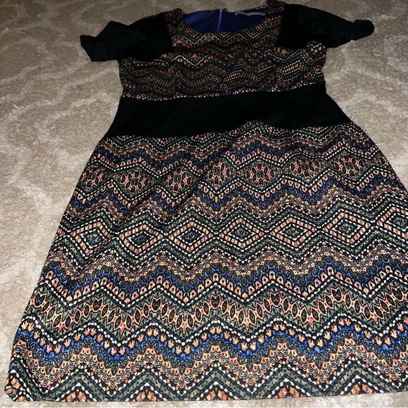 Marc New York Elegant Black and Gold Patterned Dress - Picture 2 of 8